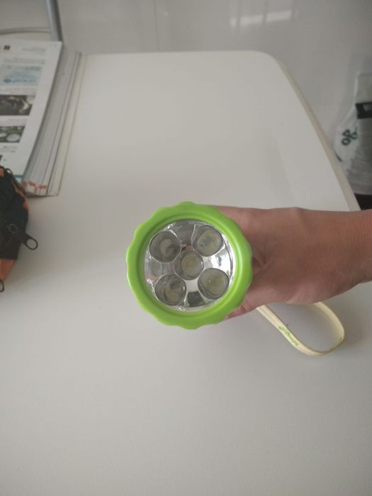 Lanterna autocarregável