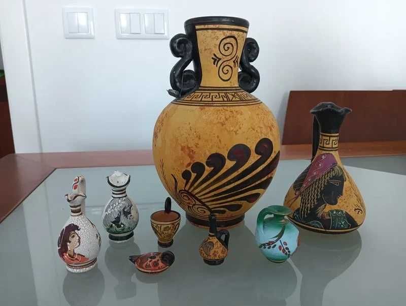Conjunto antigo 8 Peças de cerâmica Gregas. Como Novas!	 Feitas e pintadas á mão*