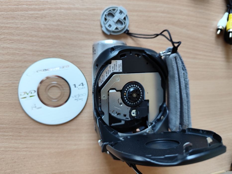 Sony DCR-DVD92E / Zoom 800x / Carl Zeiss оптика