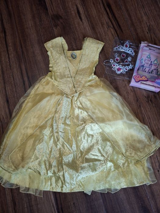 Strój  bella  5,6lat