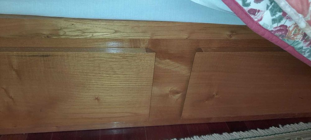 Cama casal com gavetas