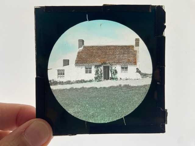 5 slides em vidro para lanterna mágica.