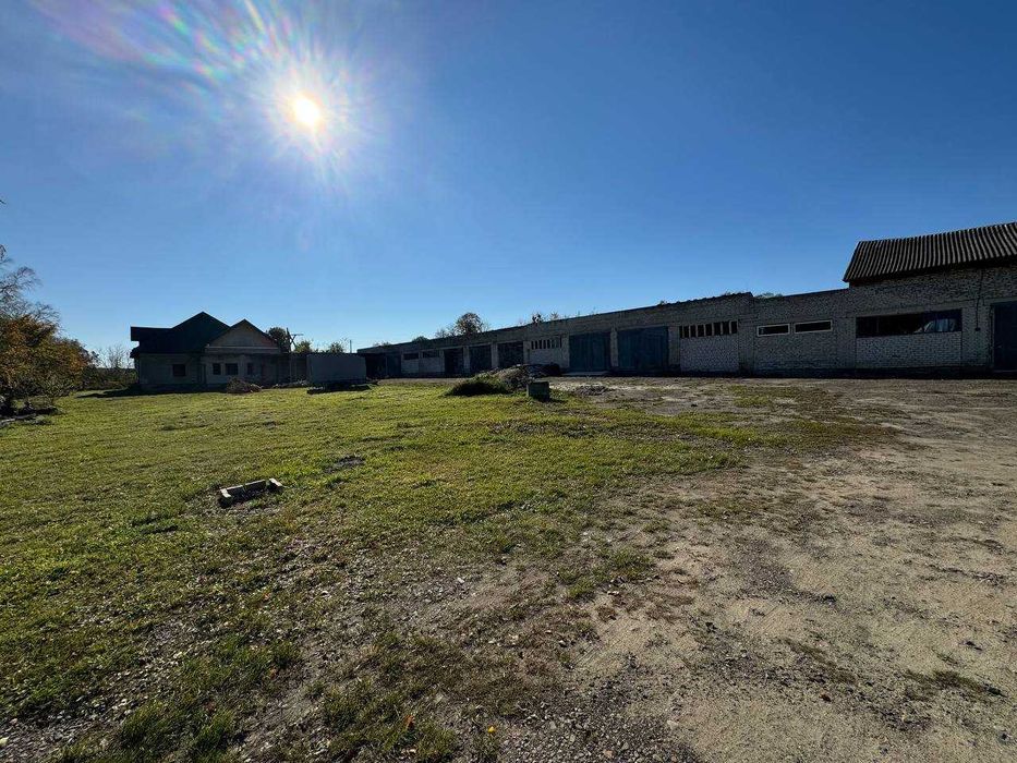 Продається виробничо-складськi примiщення з крупоцехом та обладнанням