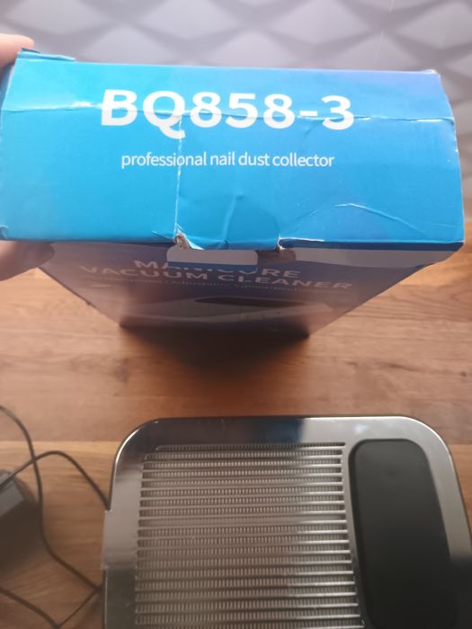 Pochłaniacz pyłu manicure