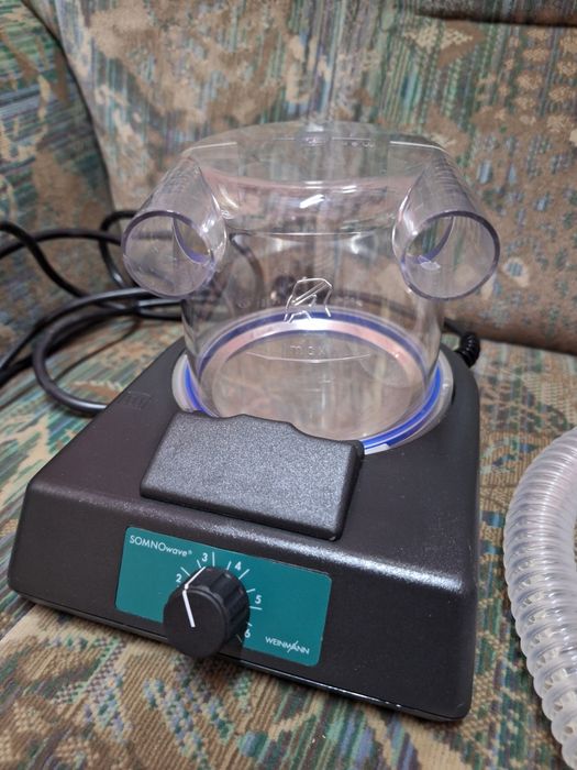 Aparat CPAP Weinmann SomnoTron 4 na bezdech + PODGRZEWACZ (Bogaty Zestaw)
