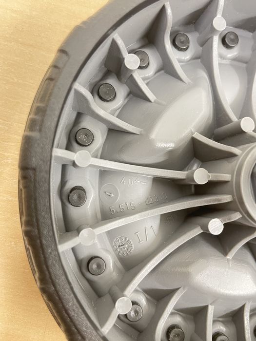 Koła tylne zbiornika odkurzacza piorącego Karcher Puzzi 8/1 , 10/1