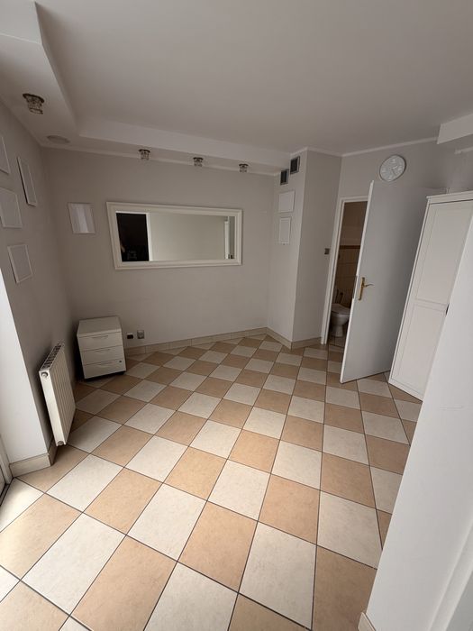 Atrakcyjny lokal 20m2 przy Galerii Bialej do wynajecia od zaraz