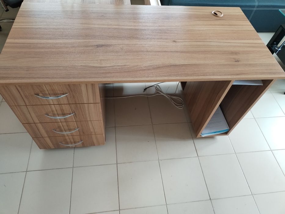 Стіл письмовий, офісний 2 шт