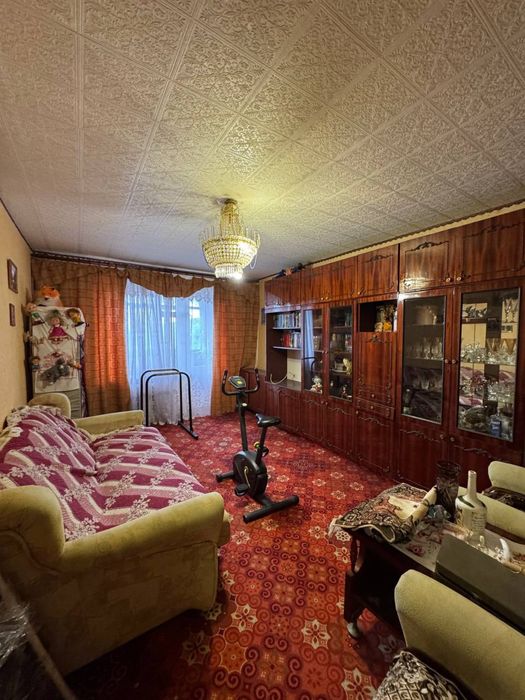 3 кімнатна квартира в центрі індивідуальне 5 поверх