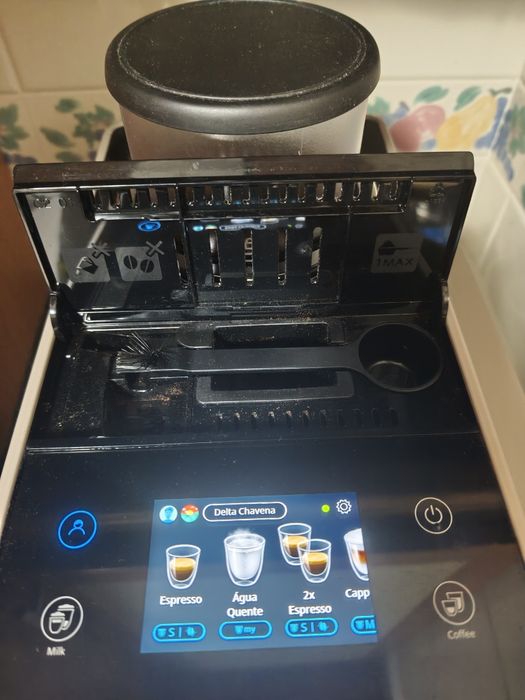 Máquina de café automática com moinho Delonghi Rivelia Sand Beige  EXAM440.55.BG | 1 ano uso | com garantia 2 anos