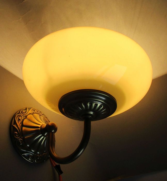 Stary, mosiężny kinkiet - świetny stan.