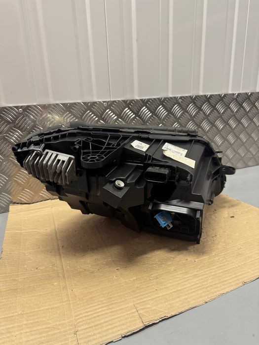 Lewa Lampa Mercedes W205 Led Intelligent light system ILS USA