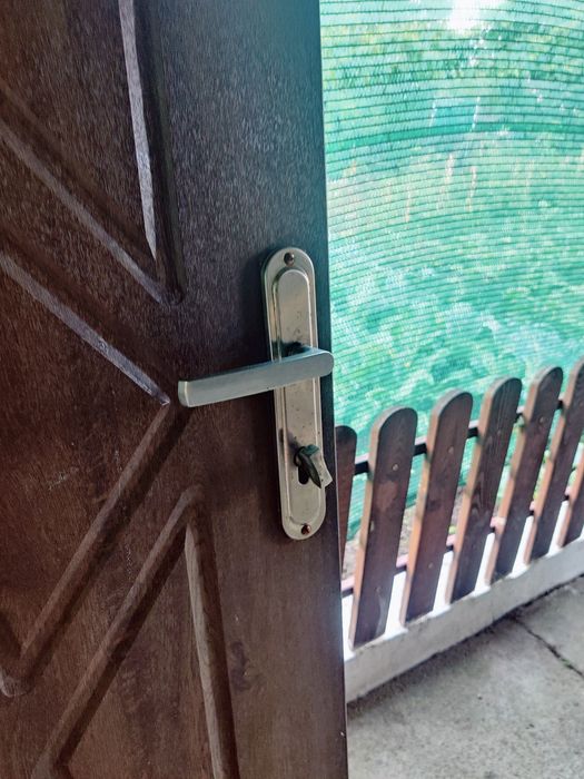 Продам вхідні двері