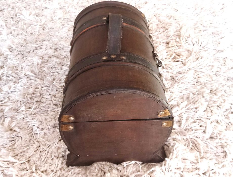 Baú pequeno em madeira