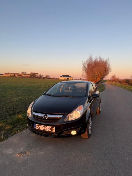Opel Corsa zarejestrowany 4 m-ce w polsce , super stan
