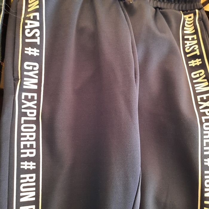 Spodnie dresowe chłopięce r 140 (wymiary).