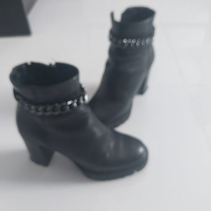 Botki. Damskie firmy  Tamaris