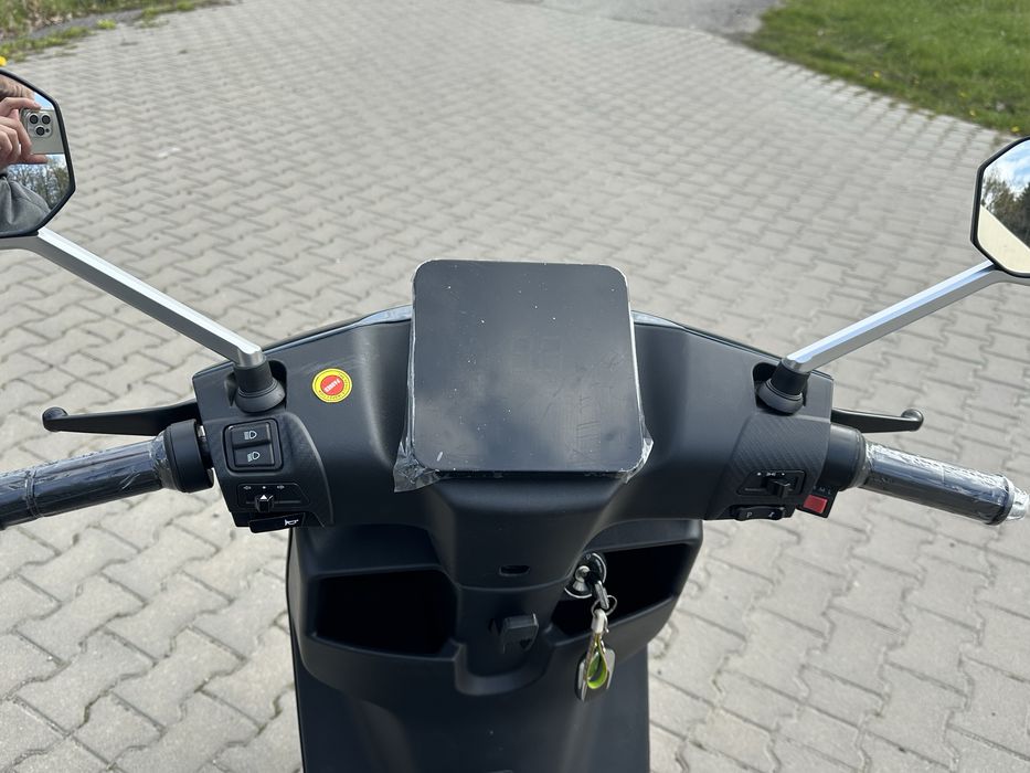 Maxxter LUMINA скутер