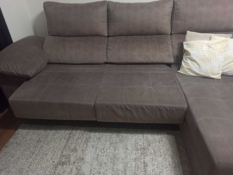 Sofá com chaise longue
