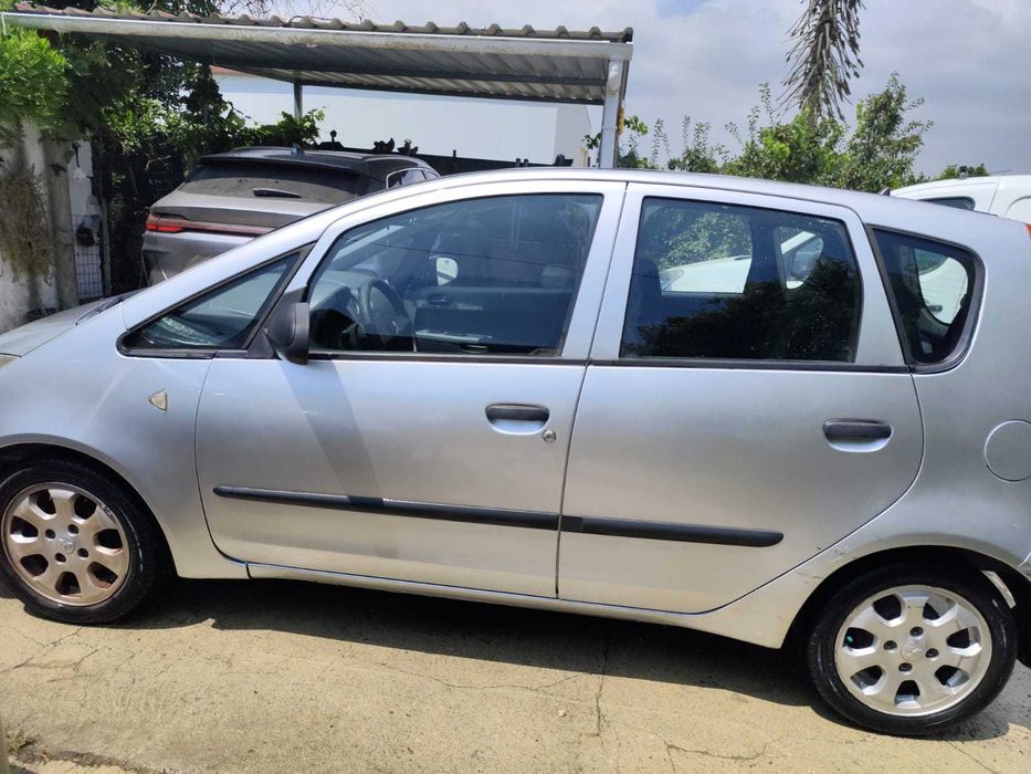 Mitsubishi Colt — fotografia 4