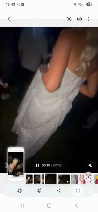 Suknia ślubna glamour z welonem katedralnym