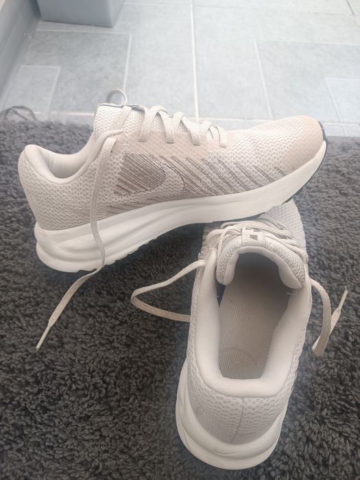 Кросівки Nike оригінал, розмір 37, ідеальний стан