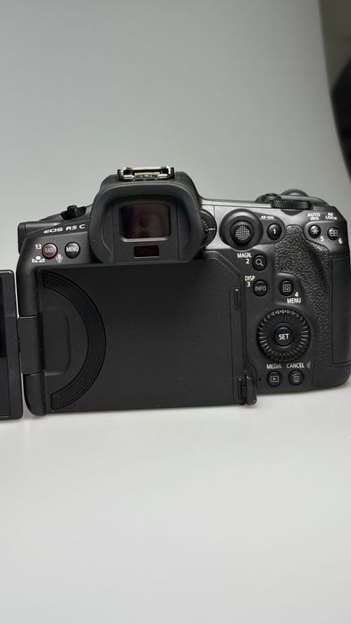 Canon Cinema Camera R5C 8k raw 12bits 45mp