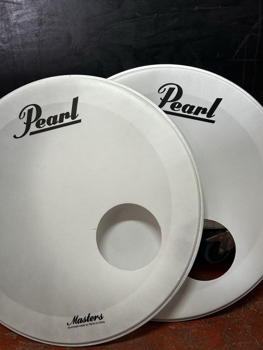 Peles de Bombo Bateria Pearl tamanho 22