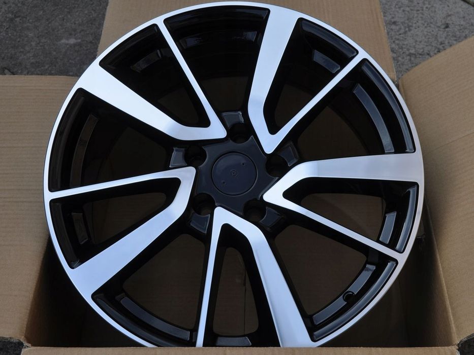 FELGI R17 5x114,3 Nissan Altima Juke Qashqai X-Trail Subaru Outback V