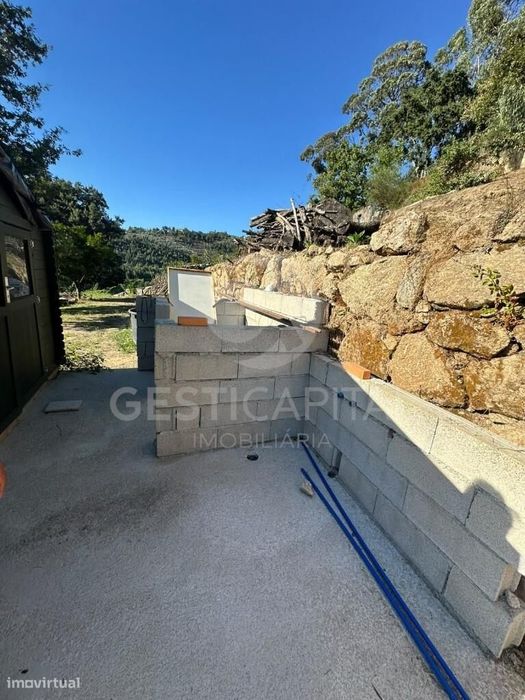 Quintinha com terreno de 4.062 m2 com vistas para o Rio Douro