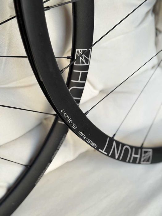 Koła HUNT Aero Light Disc - Super lekkie - Tarcze Shimano