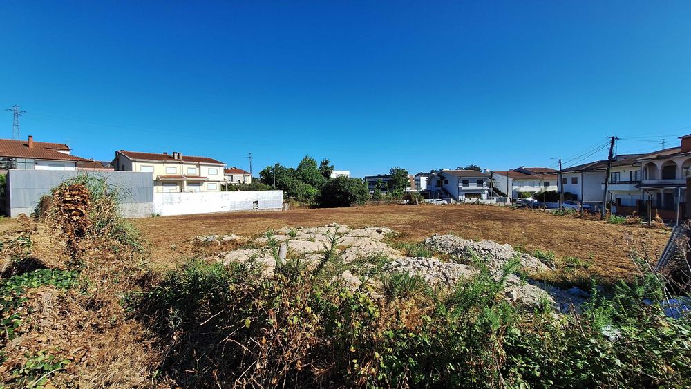 Terreno p/ 5 moradias – Maia - 2378m2– 299.000 €