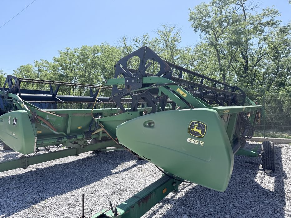 Зернова Жатка John Deere 625R