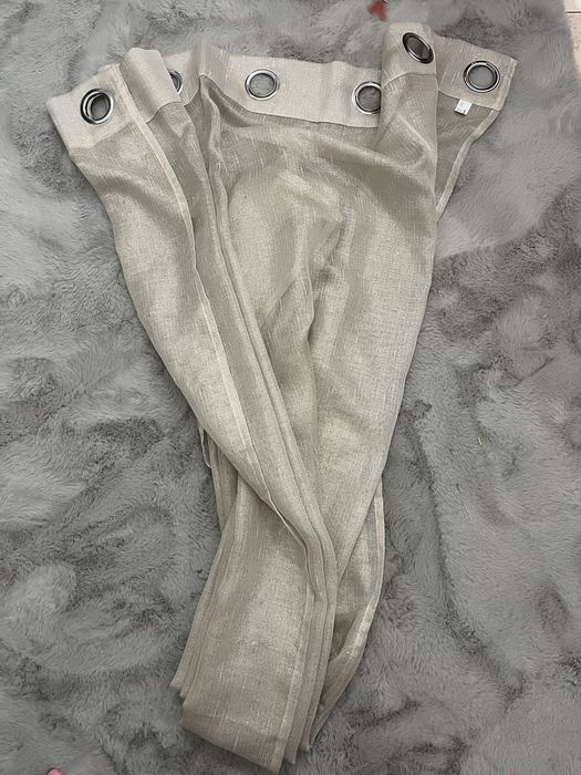 Varão extensivel  de 107 cm a 210 cm mais varao de 98 cm mais cortinas