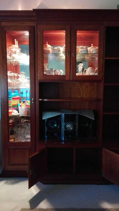 Conjunto de Sala de Jantar em Cerejeira