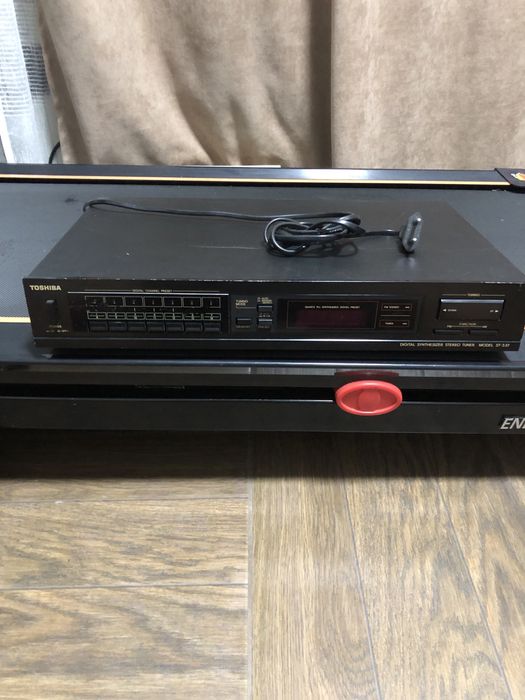 Тюнер стерео  HiFi
