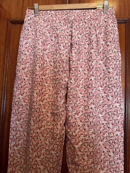 Calças floridas