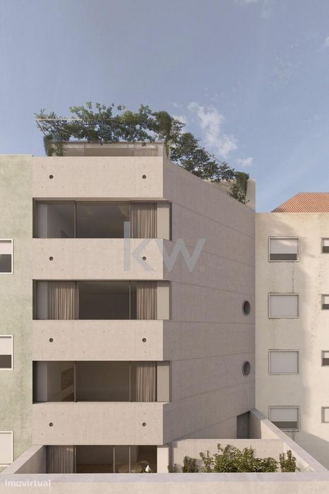 Prédio para reconstrução em Campolide com projecto aprovado pela C. M.