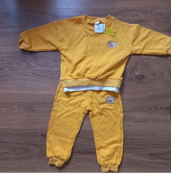 Дитячий спортивний костюм на хлопчика на дівчинку