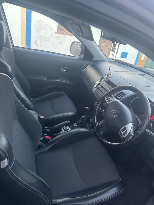 Citroën C-Crosser 2.2 HDi | 2007 | 7 lugares