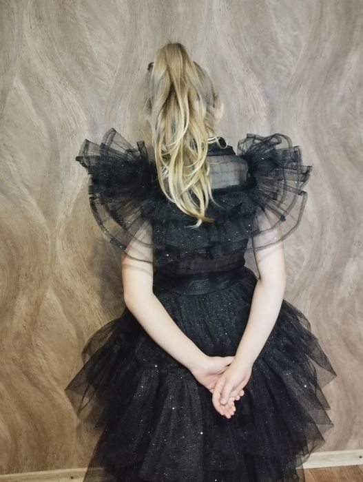 Платье венздей на прокат