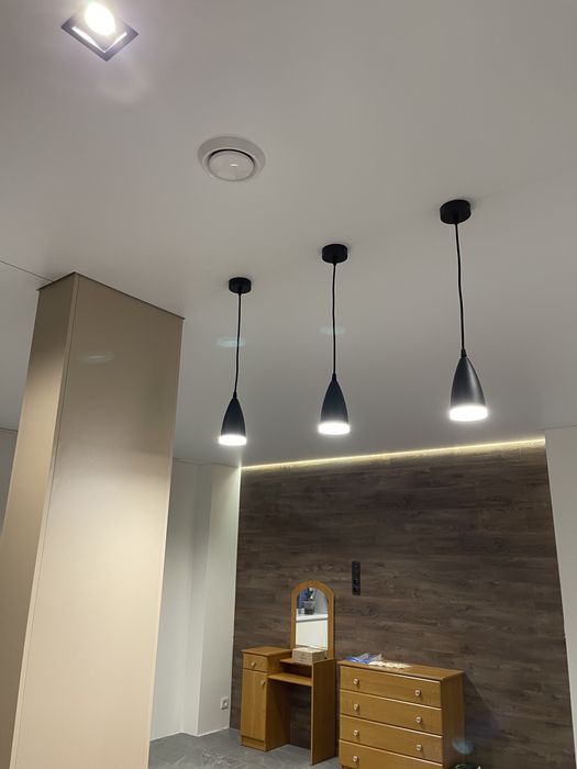 Натяжні стелі. Натяжные потолки