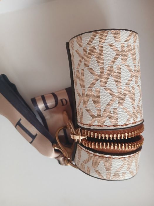 Conjunto mala,porta cartões, chaveiro e porta moedas