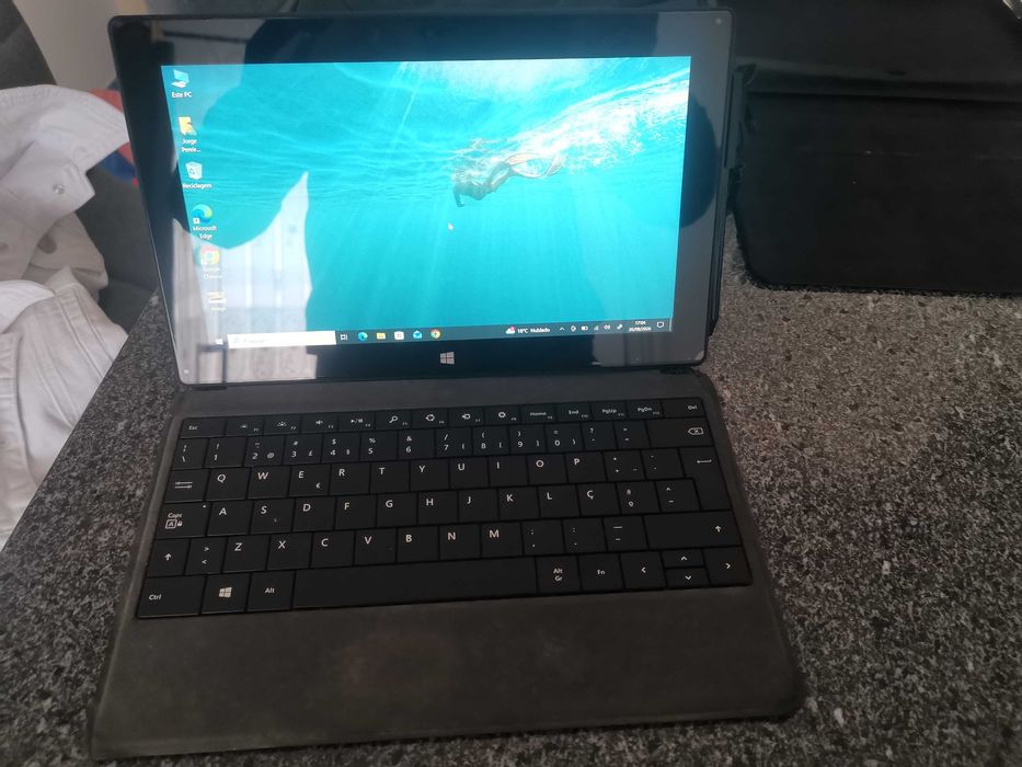 Microsoft Surface pro i5 4 gb windows 10 pro