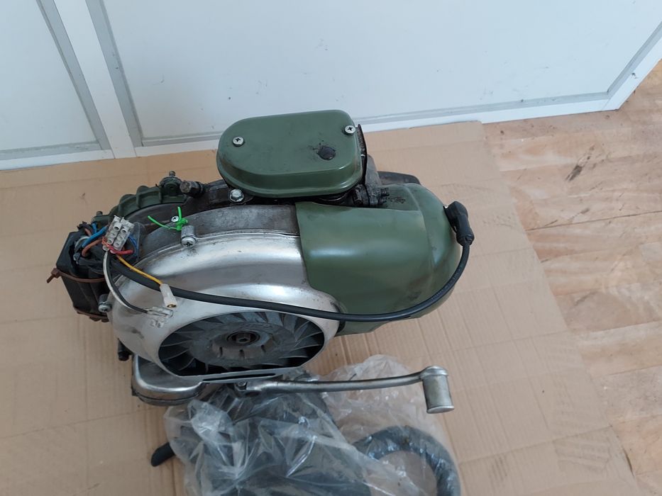 Motor vespa gl150/160