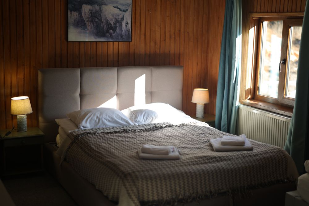 Оренда котеджу з лазнею 6-8 осіб біля лісу Буковель