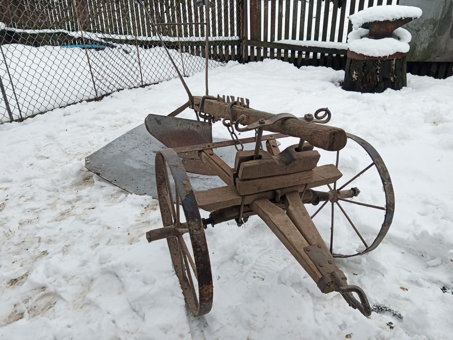 Продається плуг і коліснята