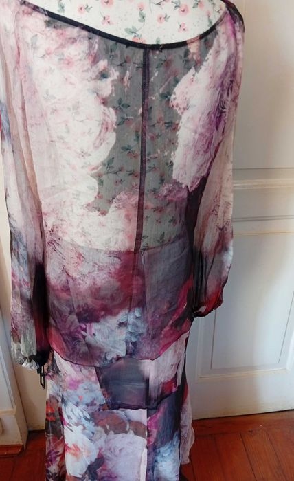 Conjunto saia e blusa de seda Zapa,para ocasiões especiais
