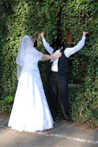 Suknia ślubna z koronki