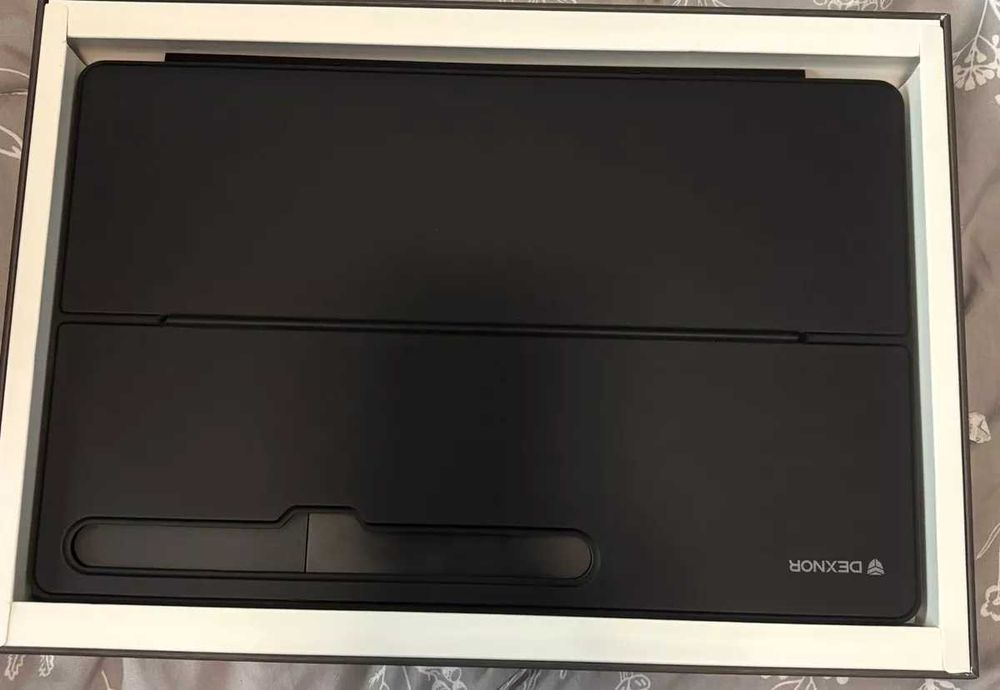 Capa com teclado Samsung Book Cover Galaxy Tab S9 Ultra de 14,6" Preta